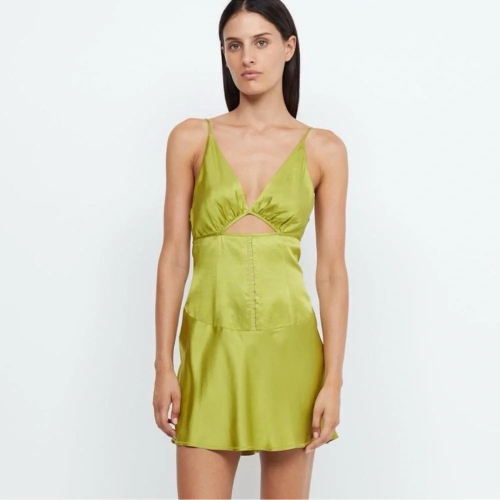 Bec and Bridge Mini Theresa dress wasabi green👗 - Picture 4 of 5
